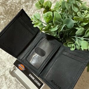 Dickies Black Genuine Leather Wallet